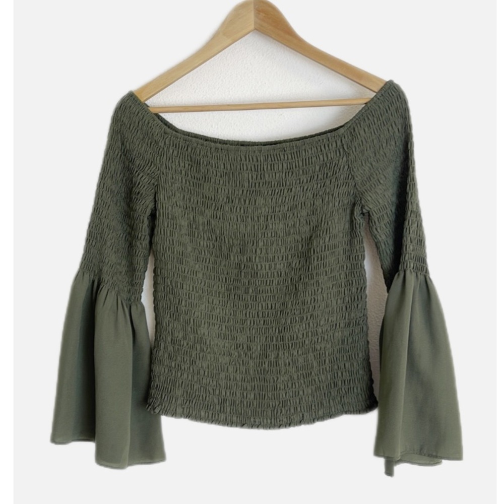 Express bell sleeve smocked blouse M